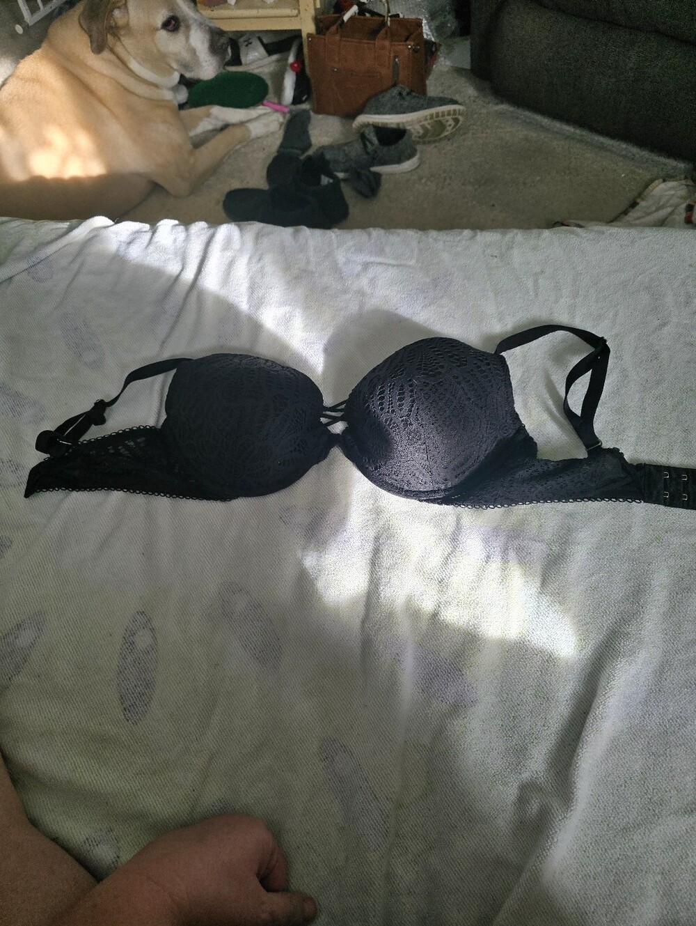 Victoria Secret 32DD Black Lace Covered Bra. Excellant Condition.